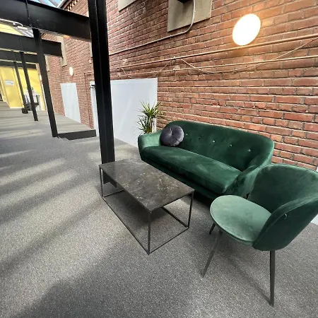 Studio Yellow Forest Apartment